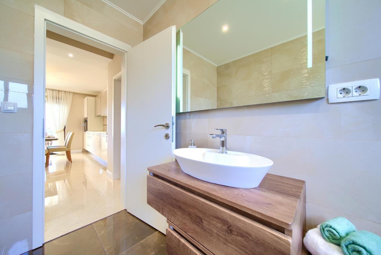 Luxury Apartments Villa Stina Pinezići Eksteriør billede